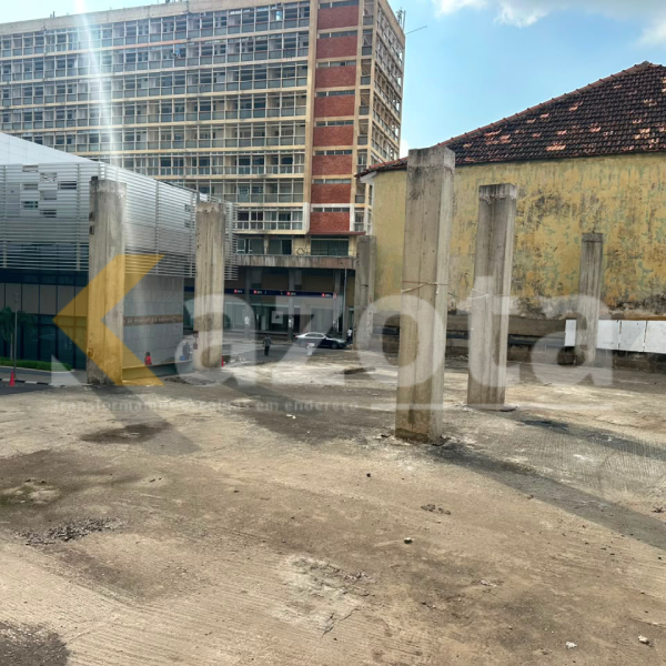 Espaço Comercial/Residencial de 43m² – Mutamba | Marginal de Luanda